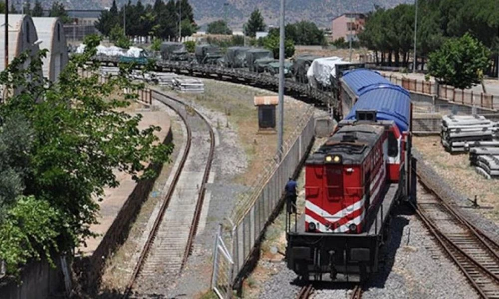 Τουρκία: Μεταφέρονται εκτάκτως κομάντο και στρατιωτικά οχήματα στη Συρία